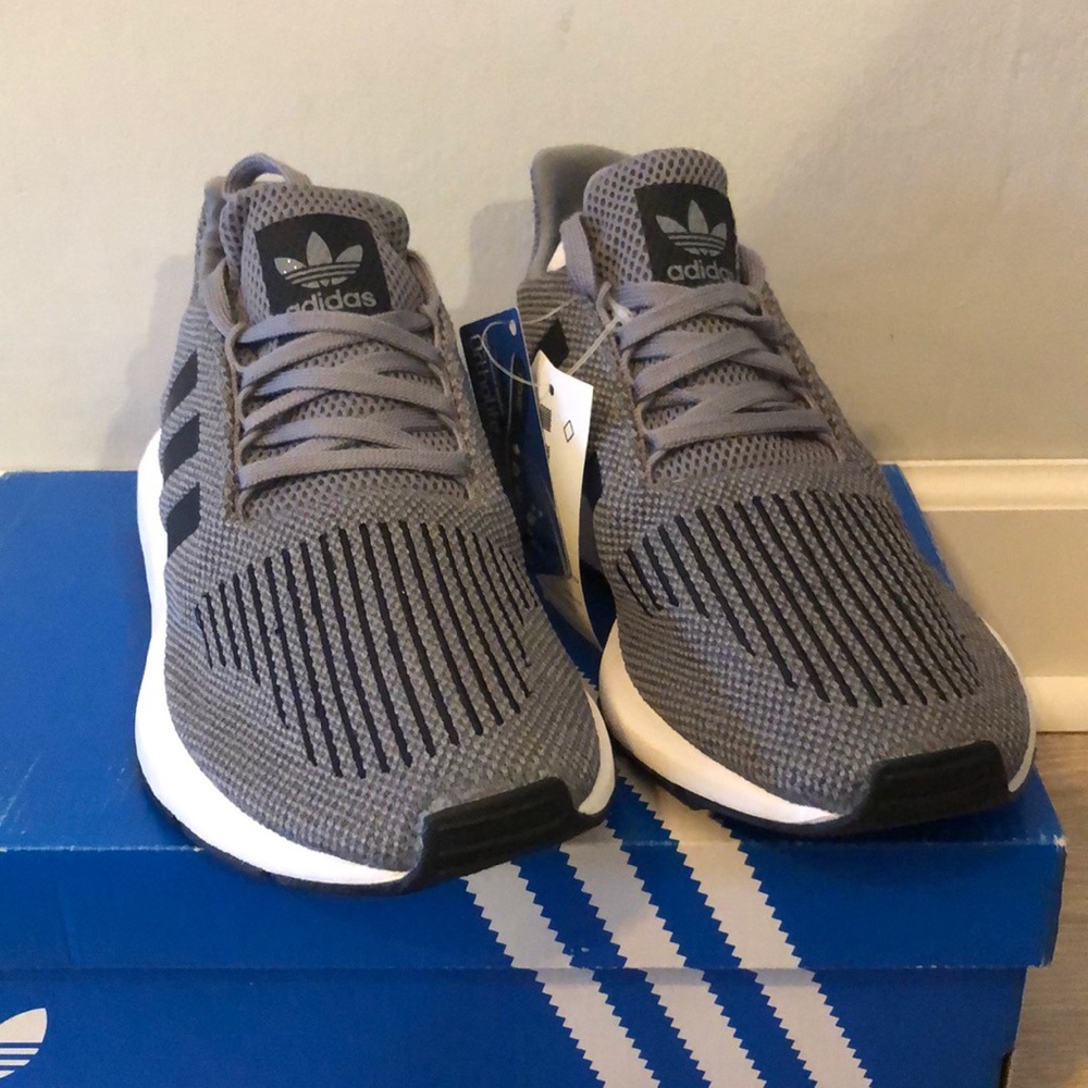 NWT Adidas Swift Run